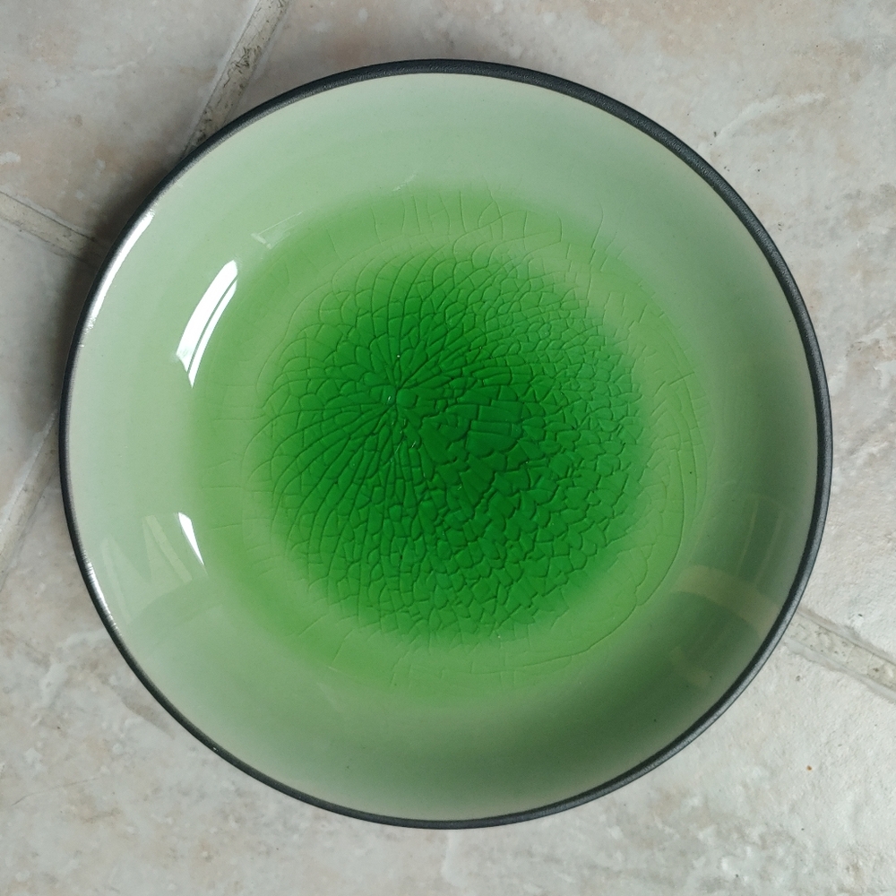 Green Crackle Design Plate